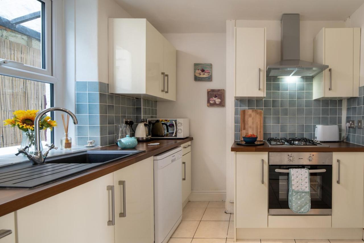 Windy Ridge Terrace With Beautiful Sea Views, North Wales Coast Villa Old Colwyn Exterior photo